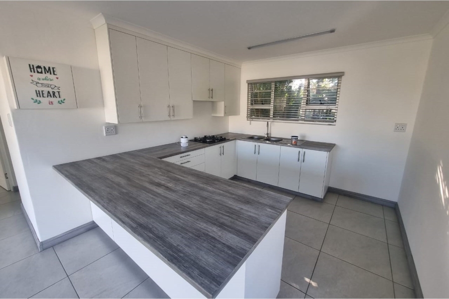 To Let 2 Bedroom Property for Rent in Cambridge Eastern Cape